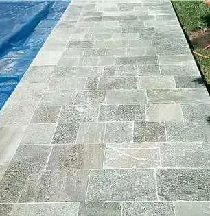 Escada e entrada em ardósia