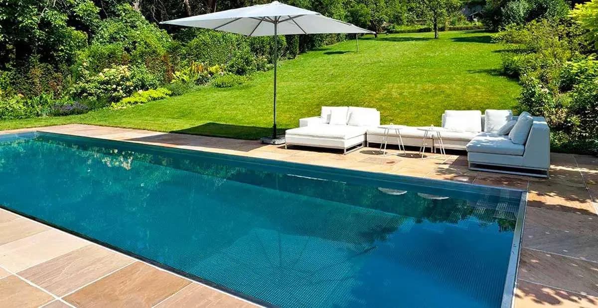 Pedra São Thomé aplicada em piscina
